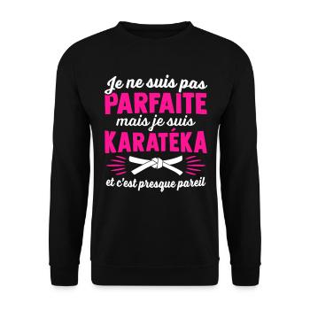 I'm a karateka - Unisex Sweatshirt - black - Front - Alina (178cm) & Michal (187cm)