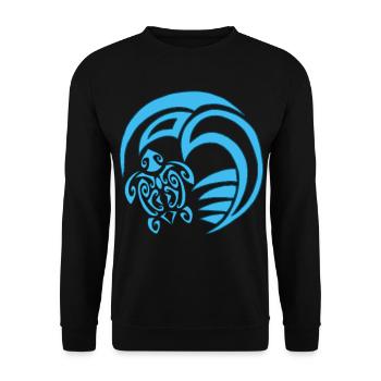 Schildkröte und Ozean - Unisex Pullover - Schwarz - Vorne - Alina (178cm) & Michal (187cm)