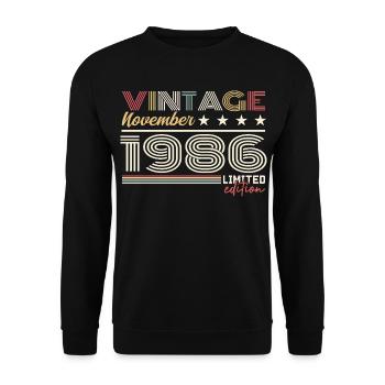 November 1986 - Unisex Pullover - Schwarz - Vorne - Alina (178cm) & Michal (187cm)