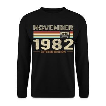 November 1982 Vintage Birthday Retro Tee - Unisex Sweatshirt - black - Front - Alina (178cm) & Michal (187cm)
