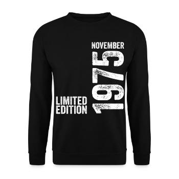 November 1975 Limitierte Auflage November 1975 - Unisex Pullover - Schwarz - Vorne - Alina (178cm) & Michal (187cm)