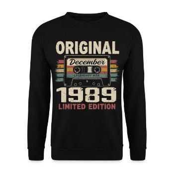 Cadeau D'anniversaire Décembre 1989 - Sweat-shirt Unisexe - noir - Devant - Alina (178cm) & Michal (187cm)