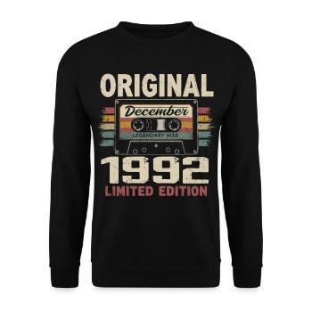Cadeau D'anniversaire Décembre 1992 - Sweat-shirt Unisexe - noir - Devant - Alina (178cm) & Michal (187cm)