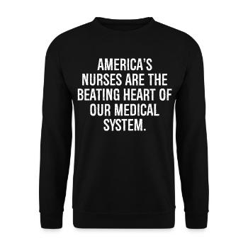 Amerikas Krankenschwestern sind das schlagende Herz unserer - Unisex Pullover - Schwarz - Vorne - Alina (178cm) & Michal (187cm)
