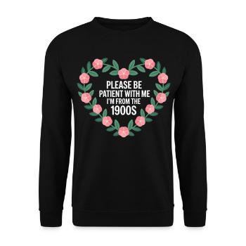 Bitte Geduld Von Den 1900ern Blütenherz - Unisex Pullover - Schwarz - Vorne - Alina (178cm) & Michal (187cm)