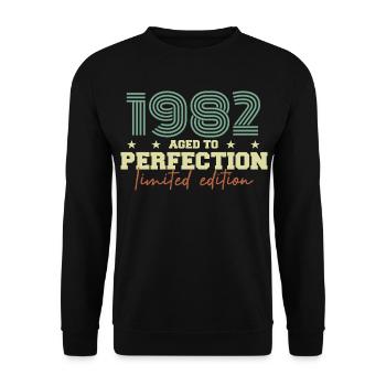 1982 - Unisex Pullover - Schwarz - Vorne - Alina (178cm) & Michal (187cm)