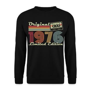 Original 1976 Jahrgang Vintage Geburtstag Retro - Unisex Pullover - Schwarz - Vorne - Alina (178cm) & Michal (187cm)
