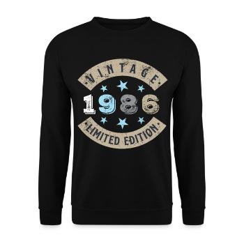 1986 Limited Edition - Unisex Pullover - Schwarz - Vorne - Alina (178cm) & Michal (187cm)