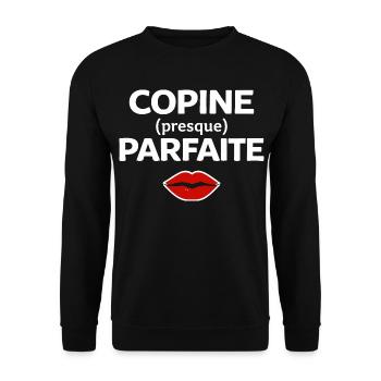 Perfekte Freundin, Humor, Geschenkidee, Frau - Unisex Pullover - Schwarz - Vorne - Alina (178cm) & Michal (187cm)