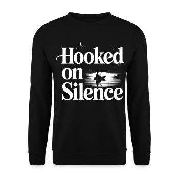 Hooked on Silence Angelmotiv - Unisex Pullover - Schwarz - Vorne - Alina (178cm) & Michal (187cm)