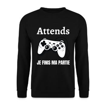 Wait, I'm finishing my game - Unisex Sweatshirt - black - Front - Alina (178cm) & Michal (187cm)