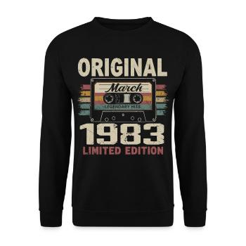 März 1983 Vintage März 1983 - Unisex Pullover - Schwarz - Vorne - Alina (178cm) & Michal (187cm)