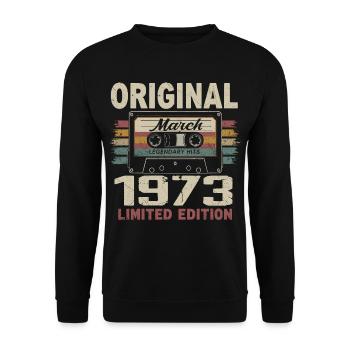 März 1973 Vintage März 1973 - Unisex Pullover - Schwarz - Vorne - Alina (178cm) & Michal (187cm)
