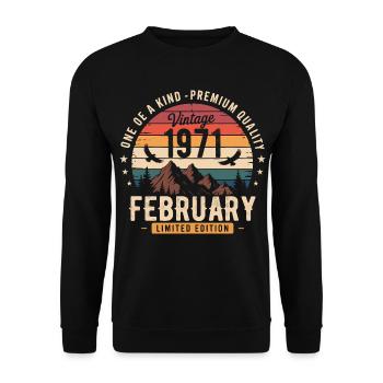 February 1971 Vintage Birthday February 1971 - Unisex Sweatshirt - black - Front - Alina (178cm) & Michal (187cm)