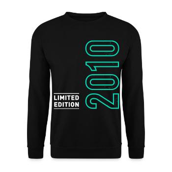 16 Geburtstag Geschenk 2010 Junge Endlich 16 - Unisex Pullover - Schwarz - Vorne - Alina (178cm) & Michal (187cm)