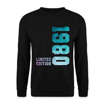 1980 Limited Edition 46 Jahre Jubiläum - Unisex Pullover - Schwarz - Vorne - Alina (178cm) & Michal (187cm)