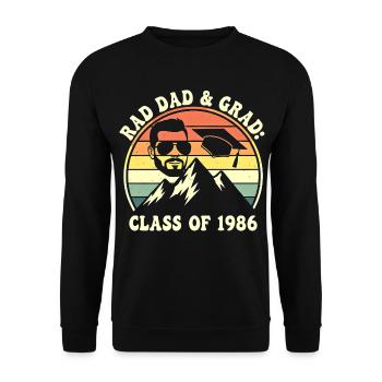 Rad Dad Grad Class of 1986 Retro - Unisex Sweatshirt - black - Front - Alina (178cm) & Michal (187cm)
