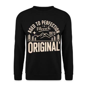 März 1973 – Legende der Gipfel und Berge - Unisex Pullover - Schwarz - Vorne - Alina (178cm) & Michal (187cm)