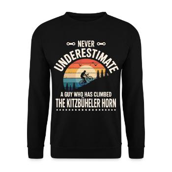 ein Kerl, der das Kitzbüheler Horn bestiegen hat - Unisex Pullover - Schwarz - Vorne - Alina (178cm) & Michal (187cm)