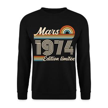 52e Cadeau d’anniversaire - Né en mars 1974 - Sweat-shirt Unisexe - noir - Devant - Alina (178cm) & Michal (187cm)