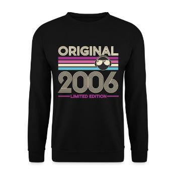 Original 2006 Limited Edition Retro - Unisex Pullover - Schwarz - Vorne - Alina (178cm) & Michal (187cm)