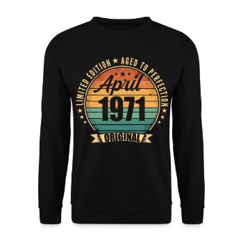 Vintage retro birthday gift from April 1971 - Unisex Sweatshirt - black - Front - Alina (178cm) & Michal (187cm)