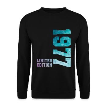 1977 Limited Edition 49-jähriges Jubiläum - Unisex Pullover - Schwarz - Vorne - Alina (178cm) & Michal (187cm)