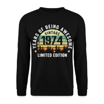 Legendary since 1974, Vintage Edition 1974 Retro - Unisex Sweatshirt - black - Front - Alina (178cm) & Michal (187cm)