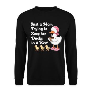 Mama versucht ihre Enten in Reihe zu halten - Unisex Pullover - Schwarz - Vorne - Alina (178cm) & Michal (187cm)