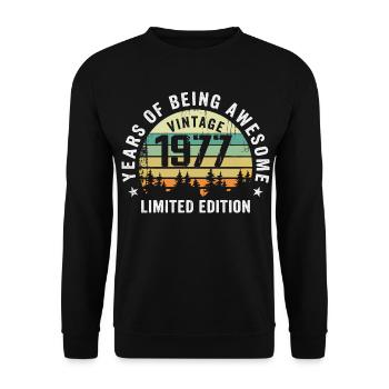 Legendary since 1977, Vintage Edition 1977 Retro - Unisex Sweatshirt - black - Front - Alina (178cm) & Michal (187cm)