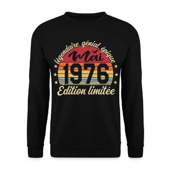 les légendes sont nées mai 1976 - Sweat-shirt Unisexe - noir - Devant - Alina (178cm) & Michal (187cm)
