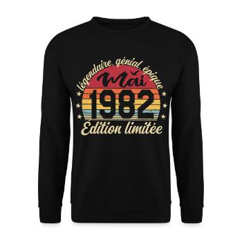 les légendes sont nées mai 1982 - Sweat-shirt Unisexe - noir - Devant - Alina (178cm) & Michal (187cm)