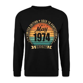 Legend of May 1974 Limitierte Ausgabe - Unisex Pullover - Schwarz - Vorne - Alina (178cm) & Michal (187cm)