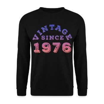 Vintage 1976 - Unisex Pullover - Schwarz - Vorne - Alina (178cm) & Michal (187cm)