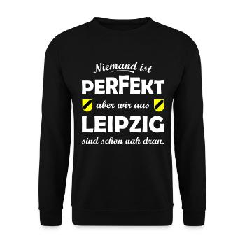 Leipzig nah am Perfekt - Unisex Pullover - Schwarz - Vorne - Alina (178cm) & Michal (187cm)
