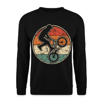 BMX Biker Trick Grafik Im Vintage Stil - Unisex Pullover - Schwarz - Vorne - Alina (178cm) & Michal (187cm)