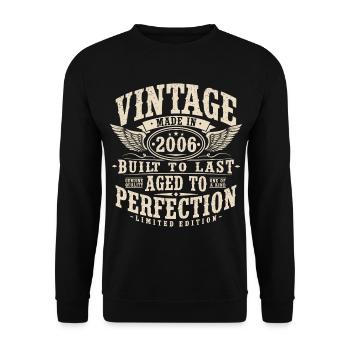 Vintage 2006 Vintage Birthday Gift Retro - Unisex Sweatshirt - black - Front - Alina (178cm) & Michal (187cm)