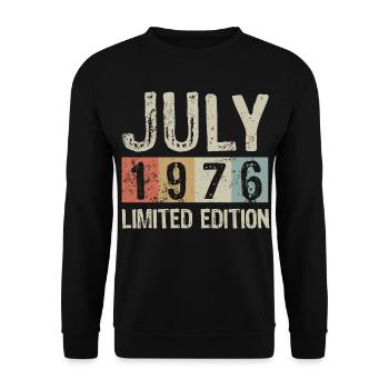 Édition limitée cadeau d’anniversaire de juillet 1976 - Sweat-shirt Unisexe - noir - Devant - Alina (178cm) & Michal (187cm)