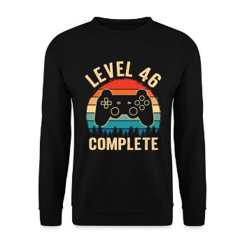 46. Geburtstag Level 46 Complete 46 Jahre Gamer - Unisex Pullover - Schwarz - Vorne - Alina (178cm) & Michal (187cm)