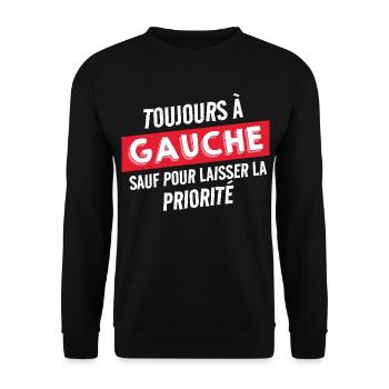 Immer links, außer Priorität – Wahlhumor - Unisex Pullover - Schwarz - Vorne - Alina (178cm) & Michal (187cm)