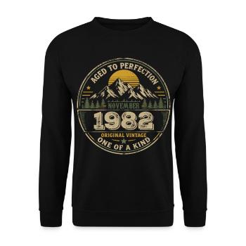 November 1982 Geburtstagsgeschenk November 1982 - Unisex Pullover - Schwarz - Vorne - Alina (178cm) & Michal (187cm)