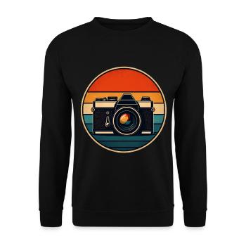 Retro Kamera Sunset Panel - Unisex Pullover - Schwarz - Vorne - Alina (178cm) & Michal (187cm)