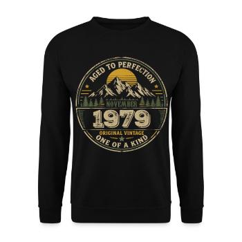 November 1979 Geburtstagsgeschenk November 1979 - Unisex Pullover - Schwarz - Vorne - Alina (178cm) & Michal (187cm)