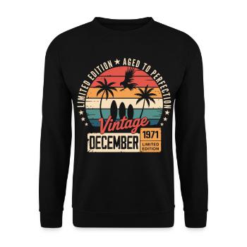 Limitierte Ausgabe Dezember 1971 Vintage - Unisex Pullover - Schwarz - Vorne - Alina (178cm) & Michal (187cm)