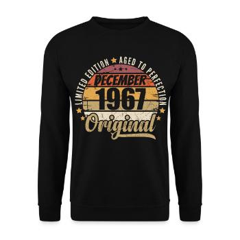 Geboren im Dezember 1967 – Original Vintage-Edition - Unisex Pullover - Schwarz - Vorne - Alina (178cm) & Michal (187cm)