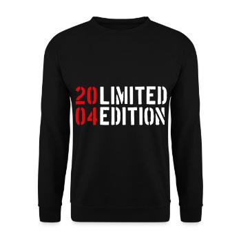 Limited Edition 2004 - 18. Geburtstag Typographie - Unisex Pullover - Schwarz - Vorne - Alina (178cm) & Michal (187cm)
