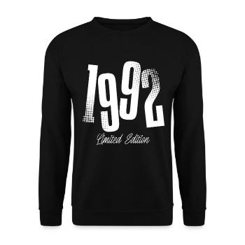 1992 Jahrgang Geburtstag Baujahr Geboren - Unisex Pullover - Schwarz - Vorne - Alina (178cm) & Michal (187cm)