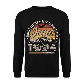 June 1994 31st Anniversary Gift June 1994 Retro - Unisex Sweatshirt - black - Front - Alina (178cm) & Michal (187cm)