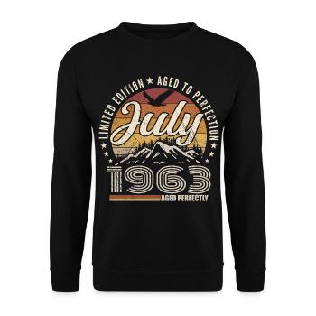 July 1963 62nd Anniversary Gift July 1963 - Unisex Sweatshirt - black - Front - Alina (178cm) & Michal (187cm)