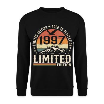 1997 Geburtstagsgeschenk - Jahrgang 1997 Retro 1997 - Unisex Pullover - Schwarz - Vorne - Alina (178cm) & Michal (187cm)
